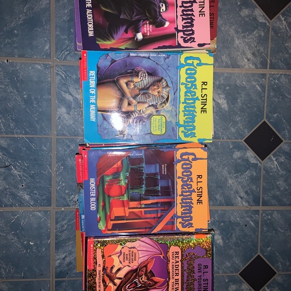 Goosebump vintage Title books - Picture 9 of 9